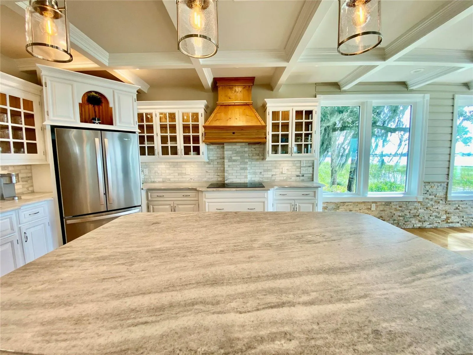 424 LAKE MIRROR DR