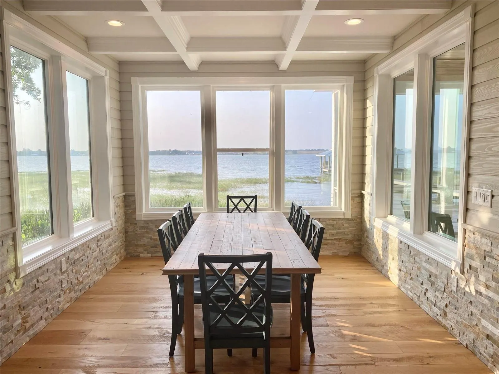 424 LAKE MIRROR DR
