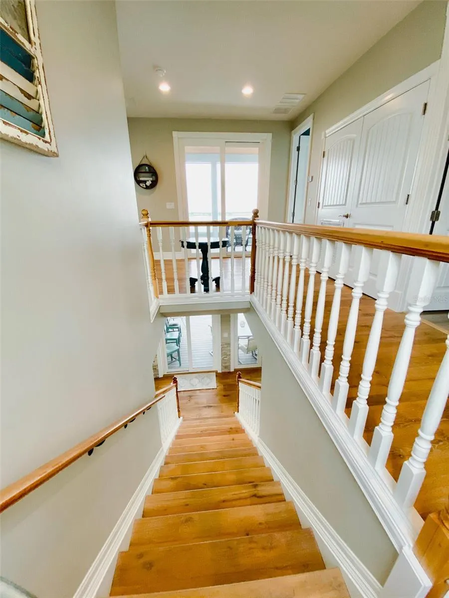 424 LAKE MIRROR DR