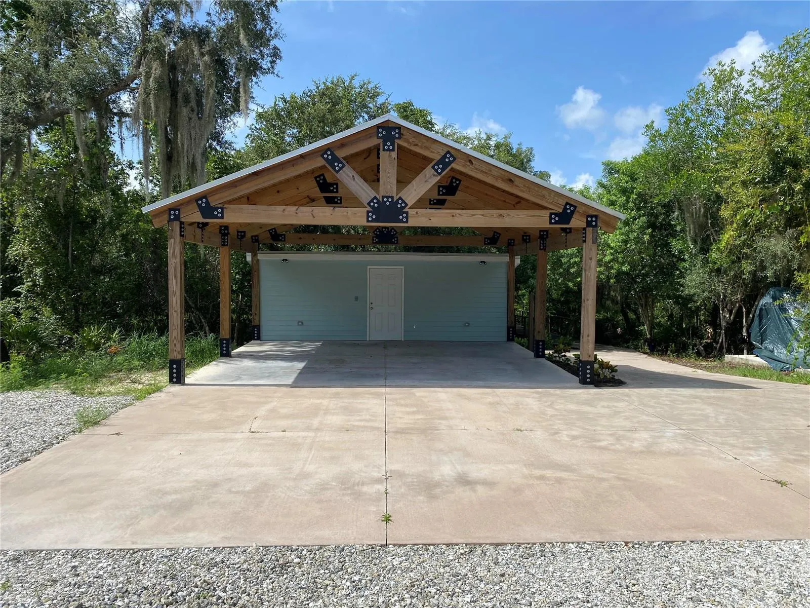 424 LAKE MIRROR DR