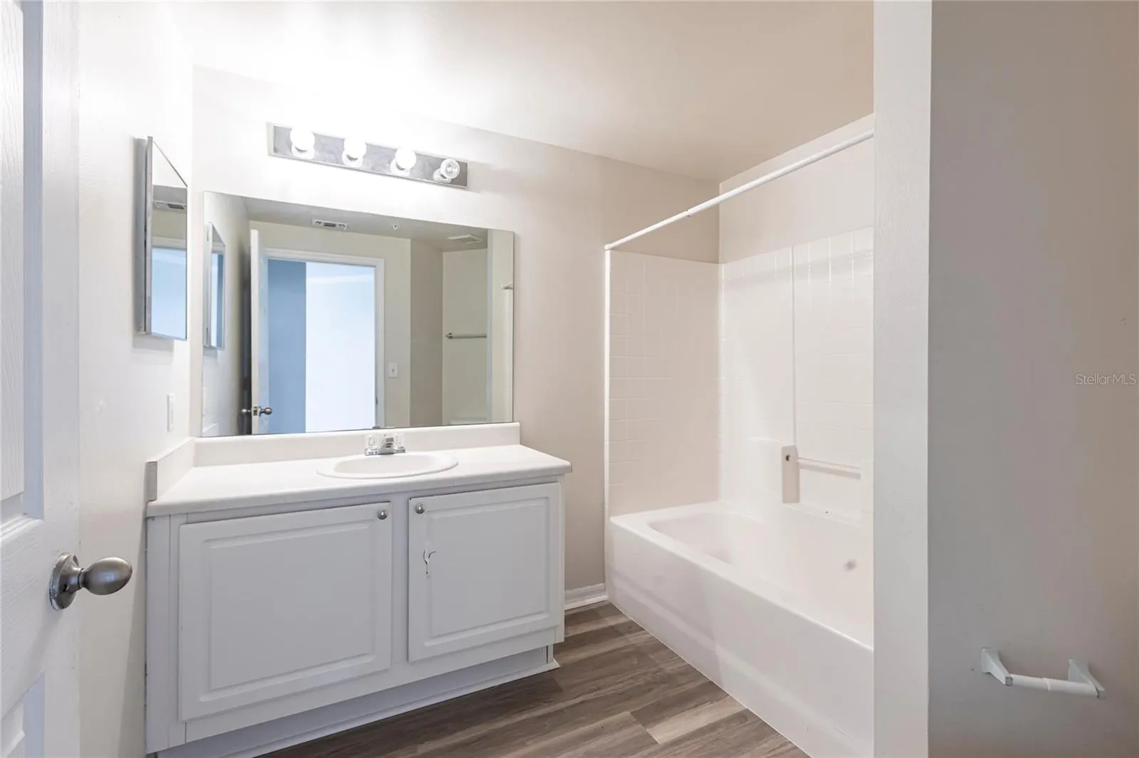 5600 BENTGRASS DR #8-302, #8-302