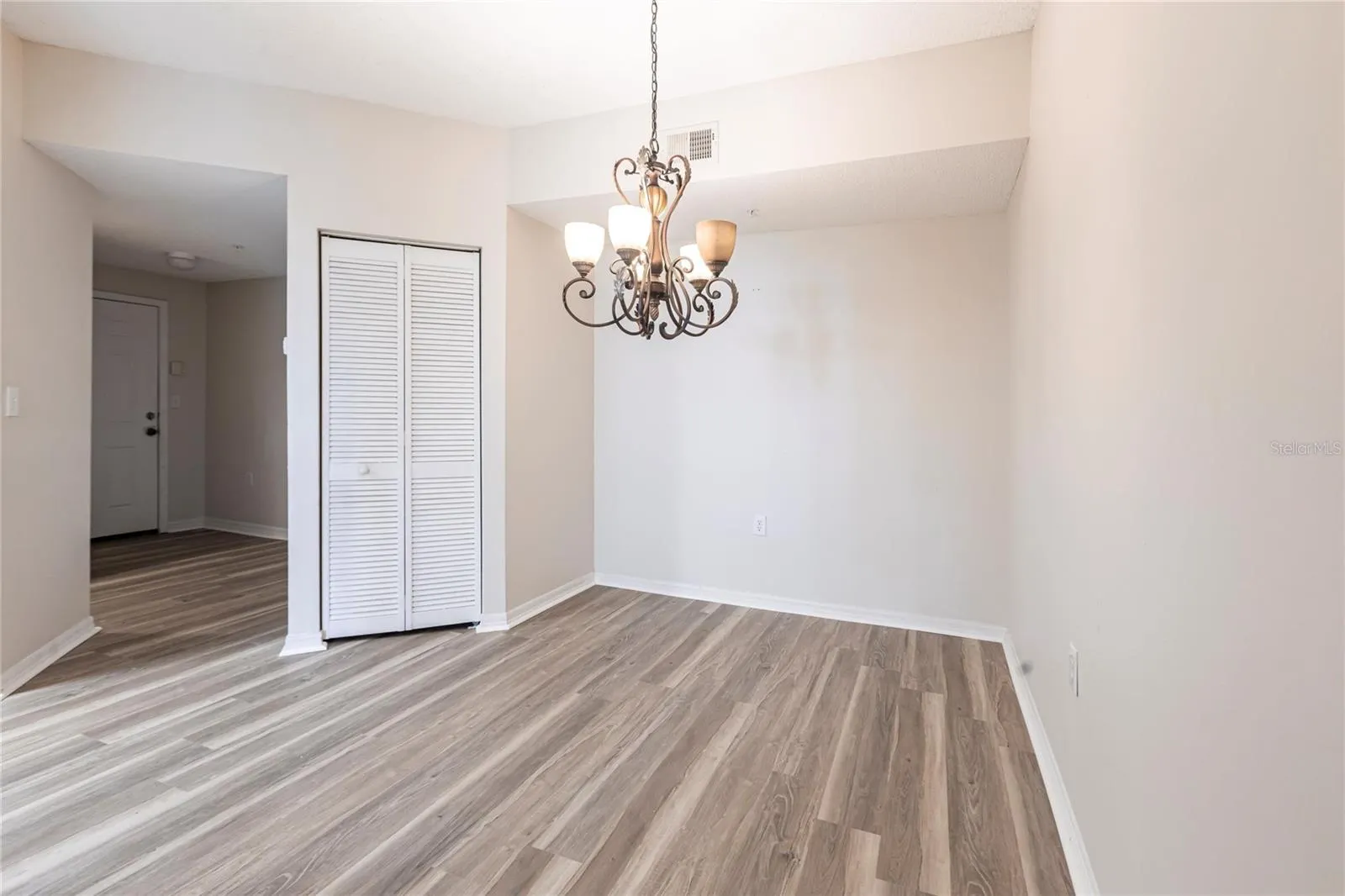 5600 BENTGRASS DR #8-302, #8-302