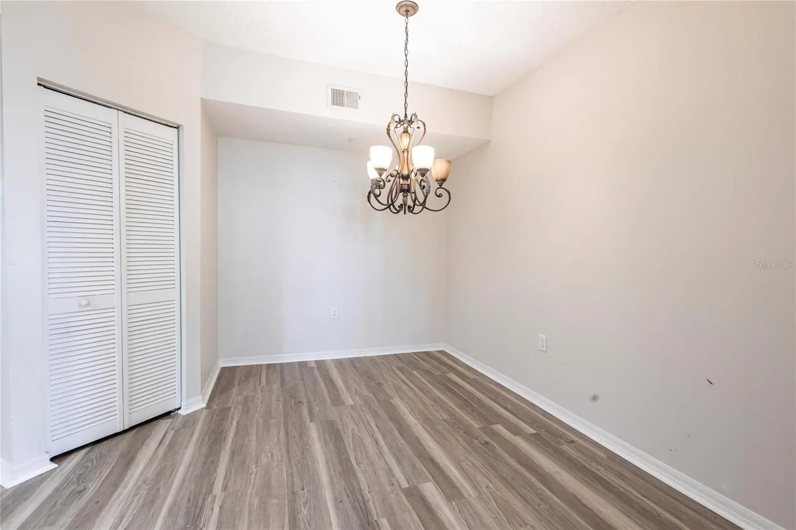 5600 BENTGRASS DR #8-302, #8-302