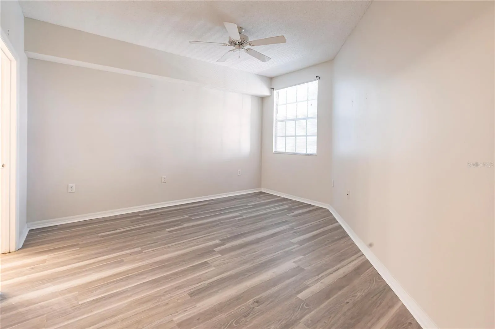 5600 BENTGRASS DR #8-302, #8-302