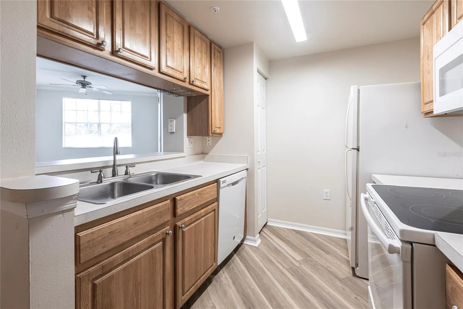 5600 BENTGRASS DR #8-302, #8-302