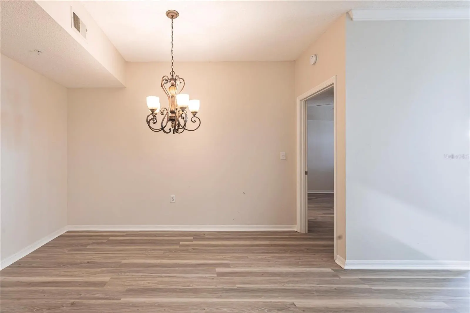 5600 BENTGRASS DR #8-302, #8-302