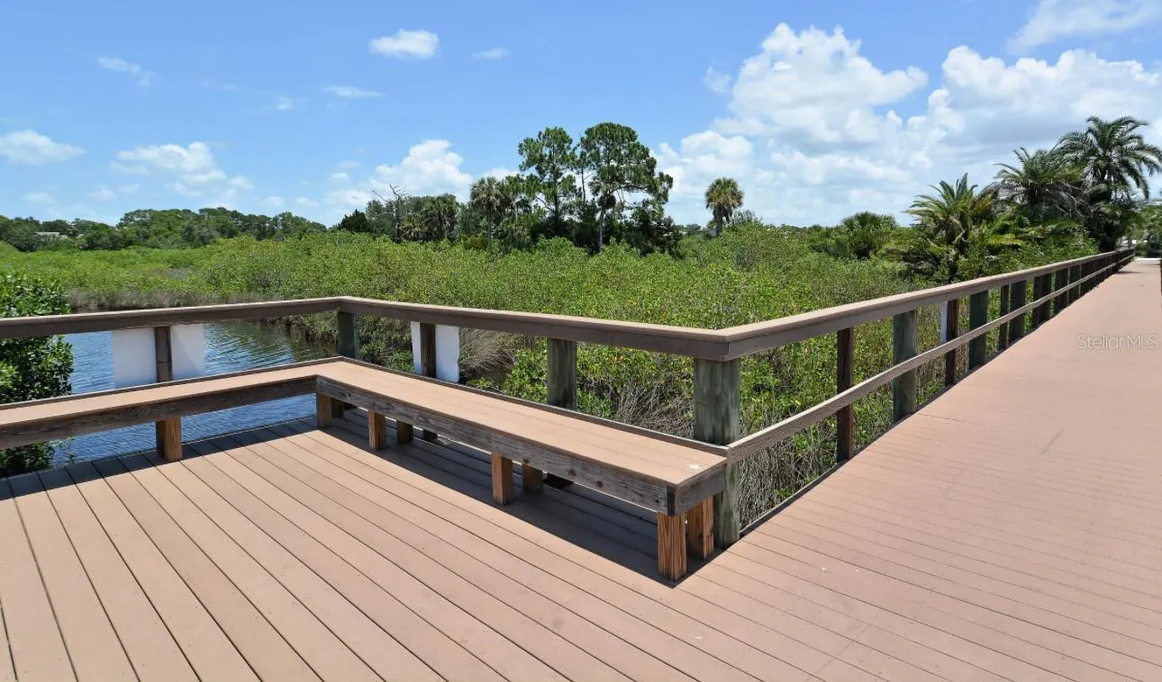 5320 AQUA BREEZE DR