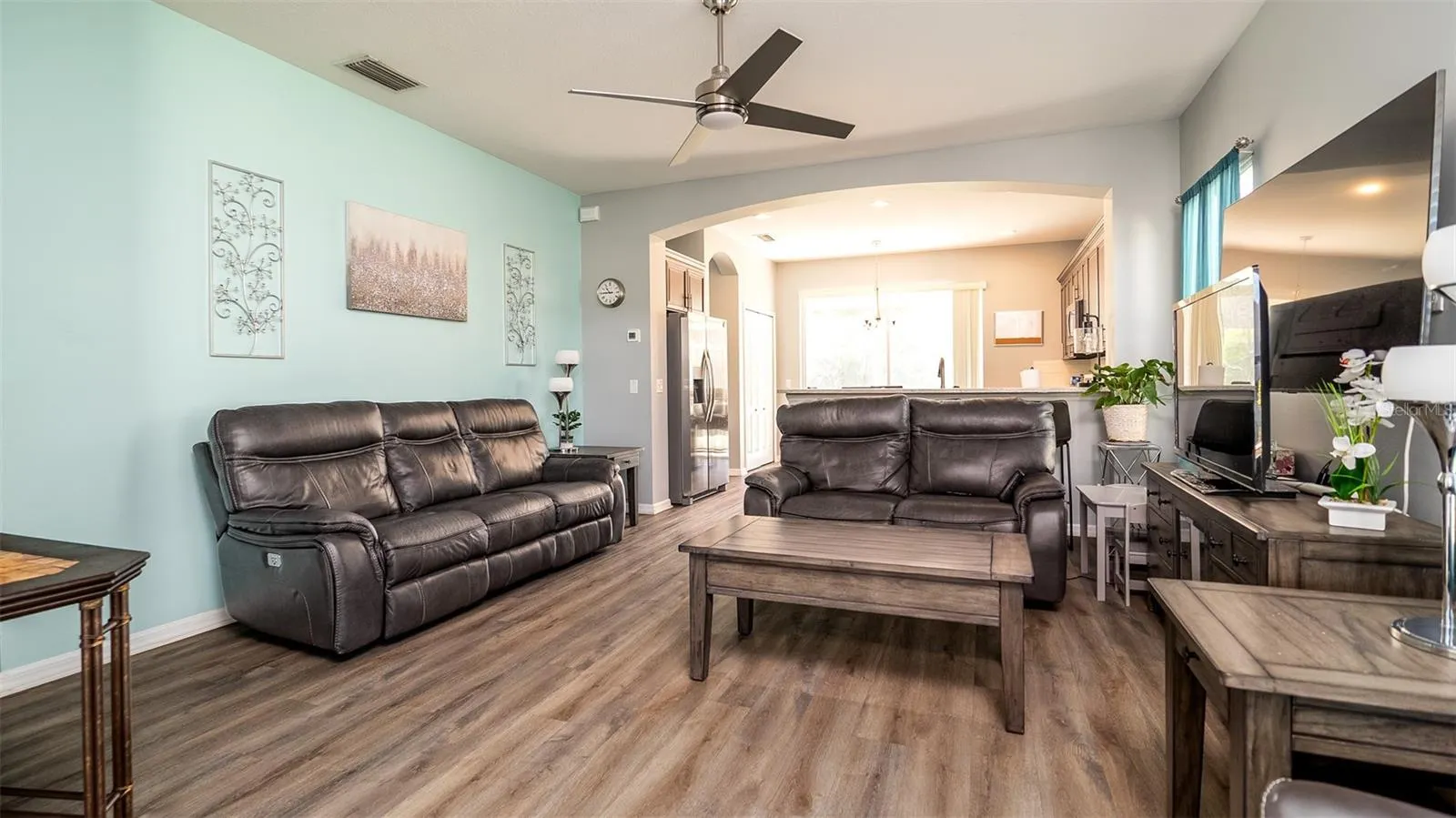 5320 AQUA BREEZE DR