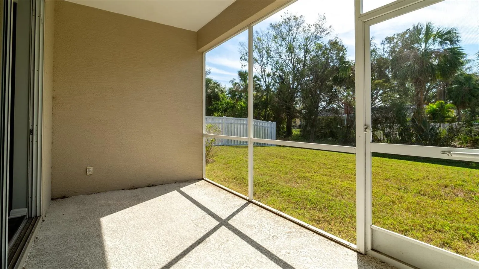 5320 AQUA BREEZE DR