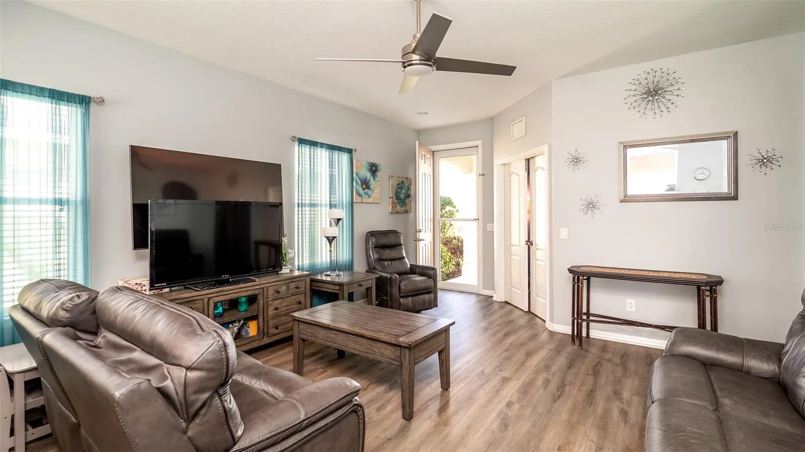 5320 AQUA BREEZE DR