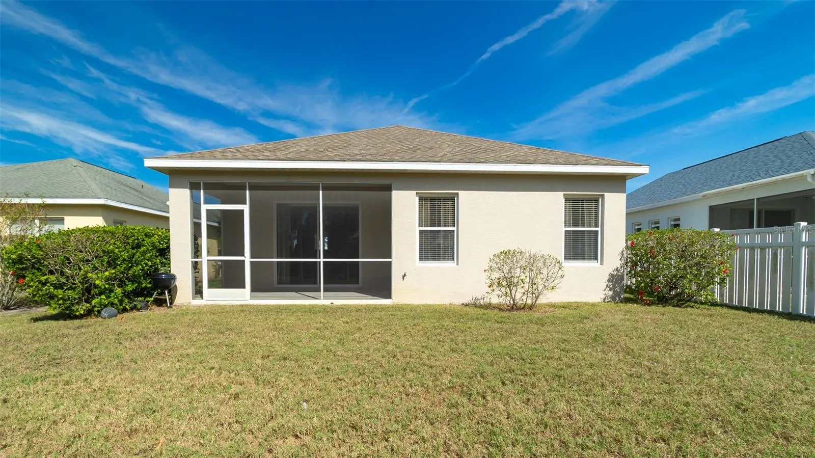 5320 AQUA BREEZE DR