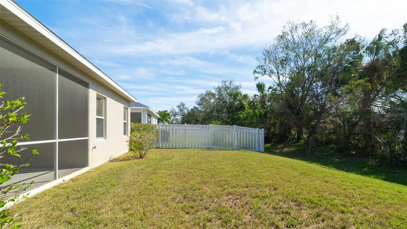 5320 AQUA BREEZE DR