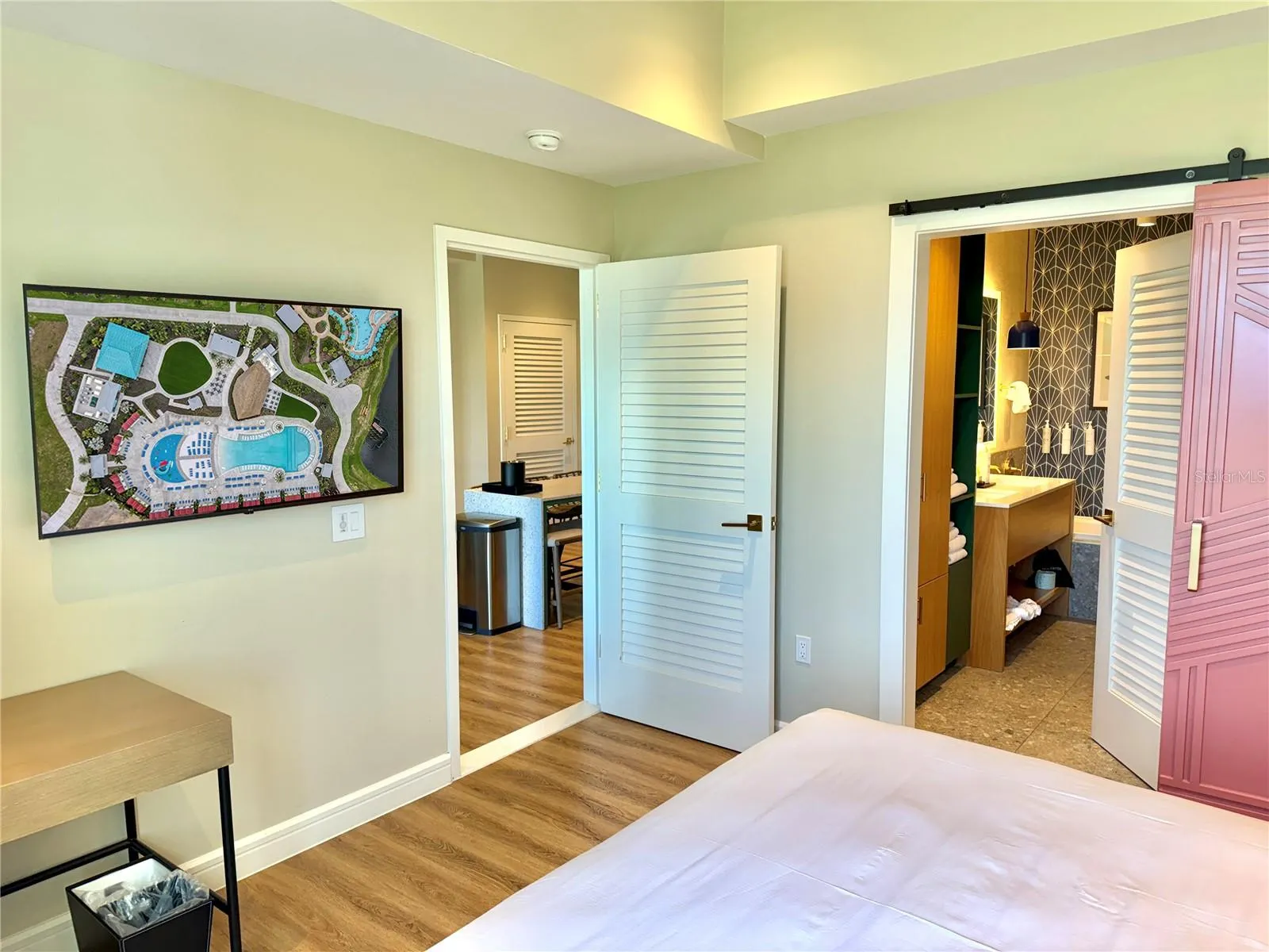 3151 SUNSET WALK DR #208, #208