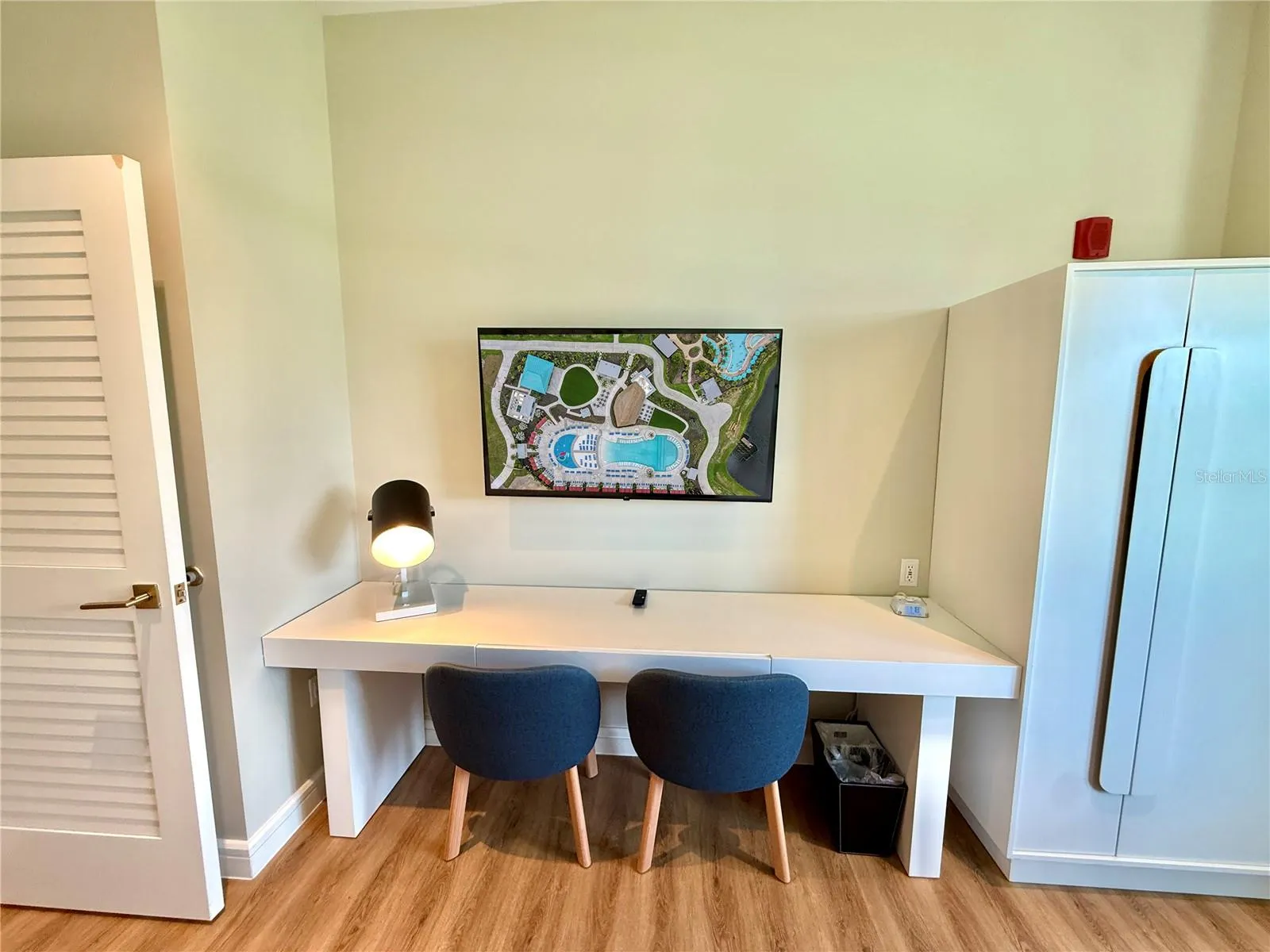 3151 SUNSET WALK DR #208, #208