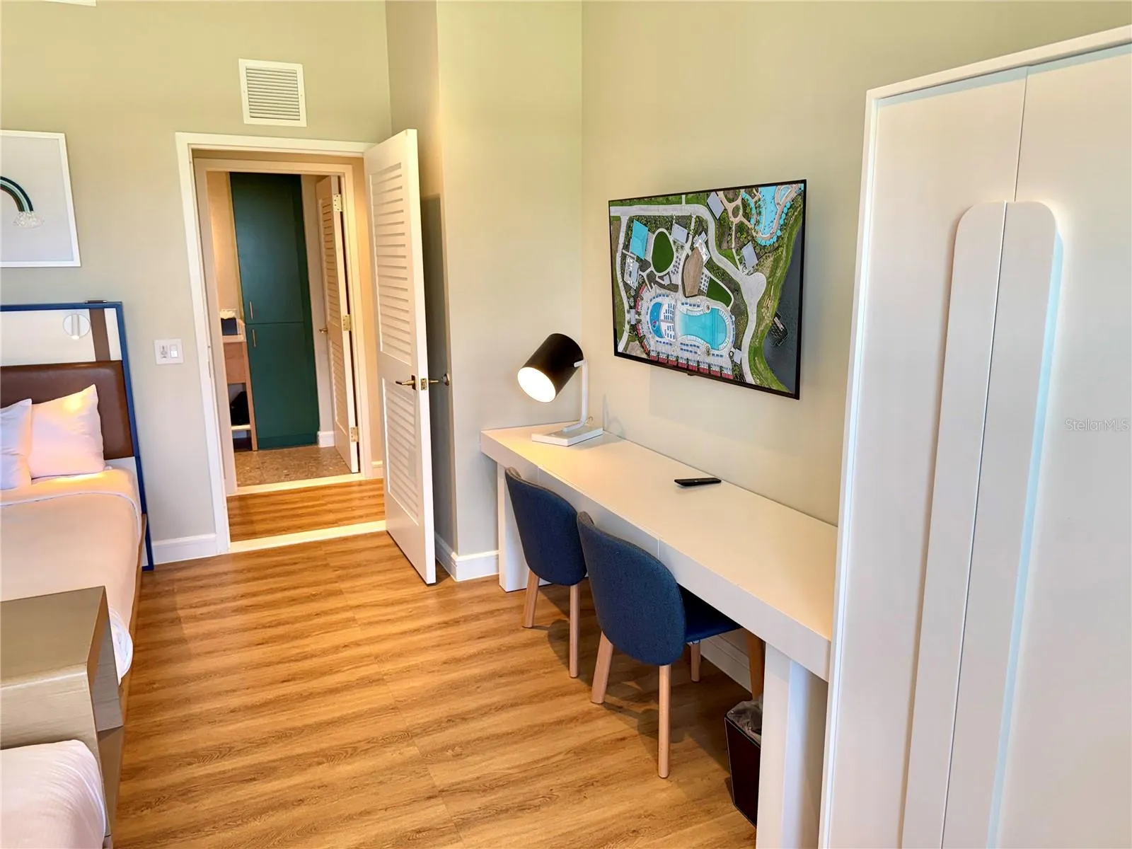 3151 SUNSET WALK DR #208, #208