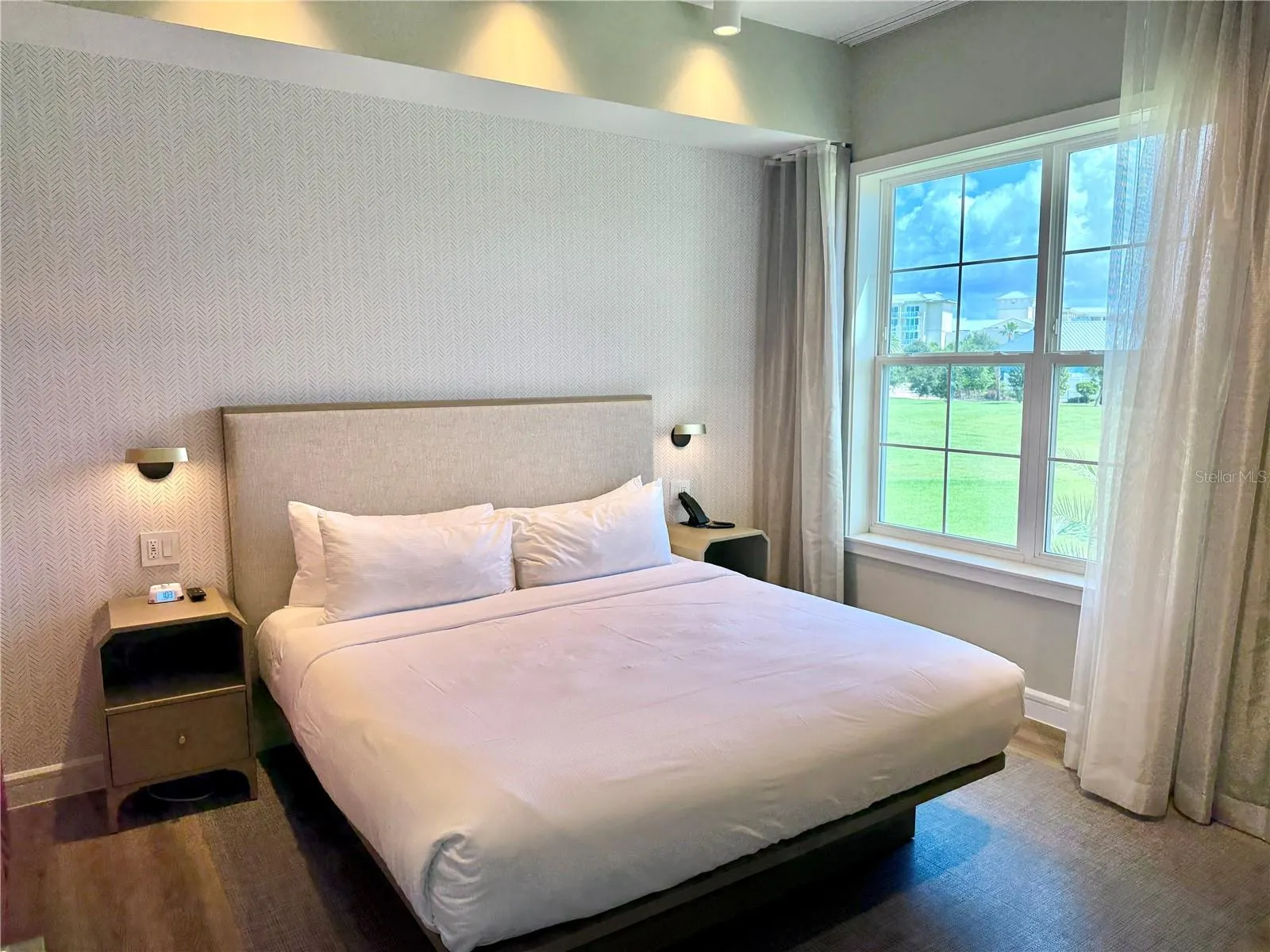 3151 SUNSET WALK DR #208, #208