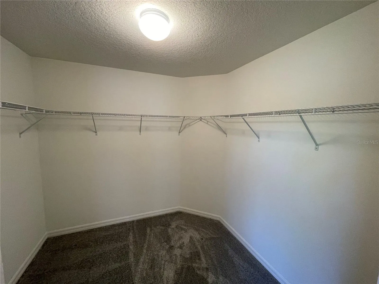 1226 AUGUSTUS DR