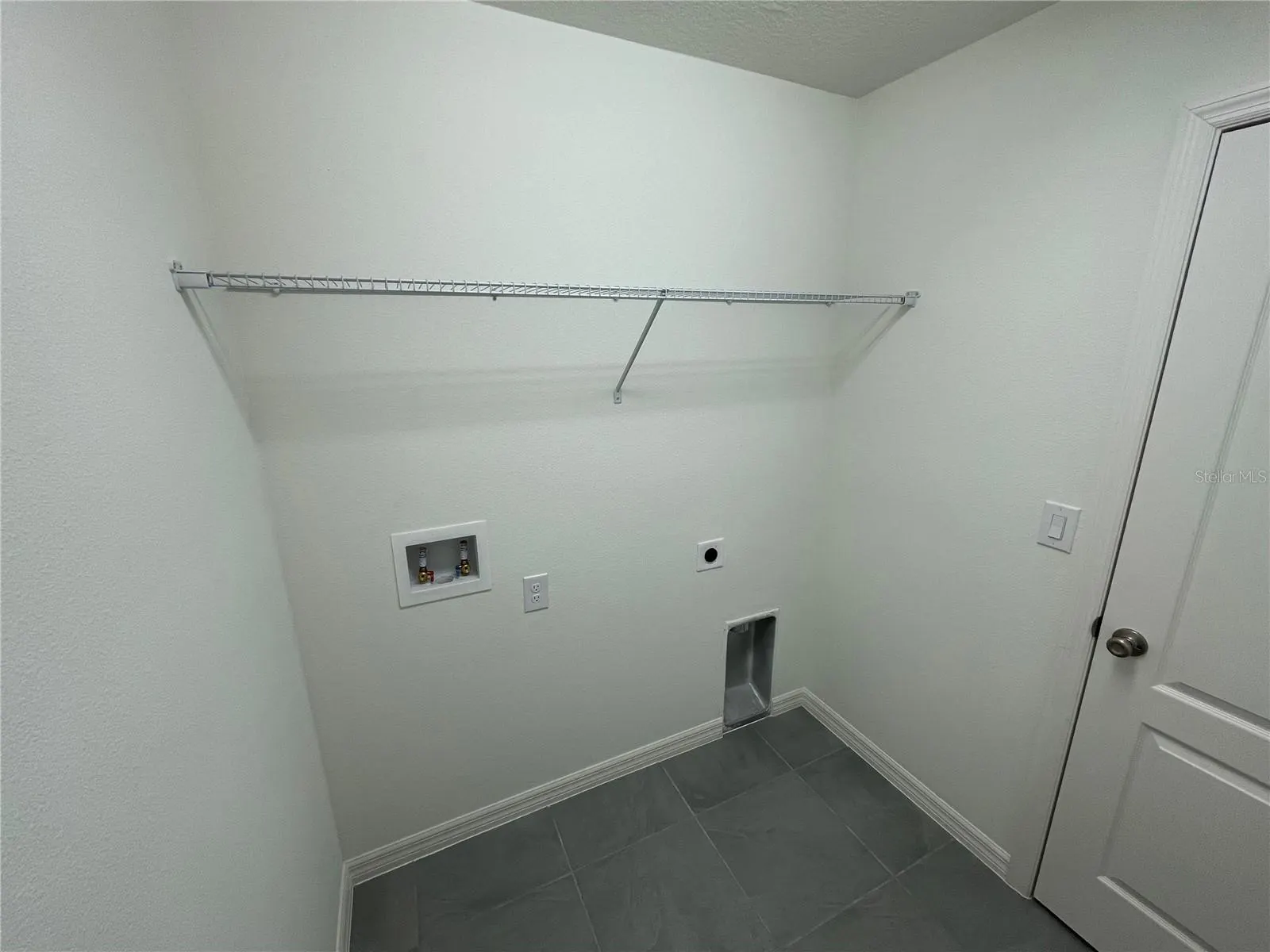 1226 AUGUSTUS DR