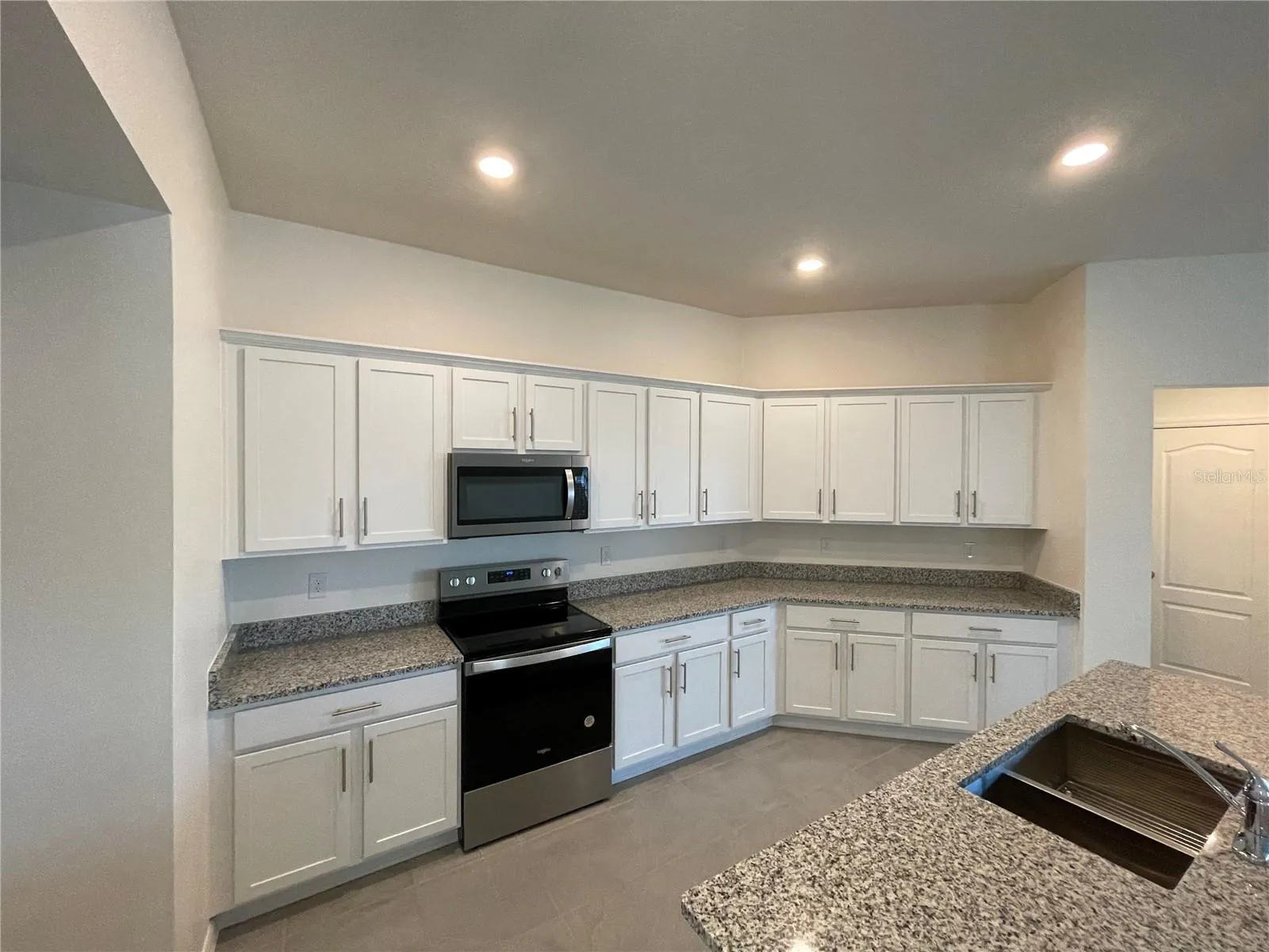 1226 AUGUSTUS DR
