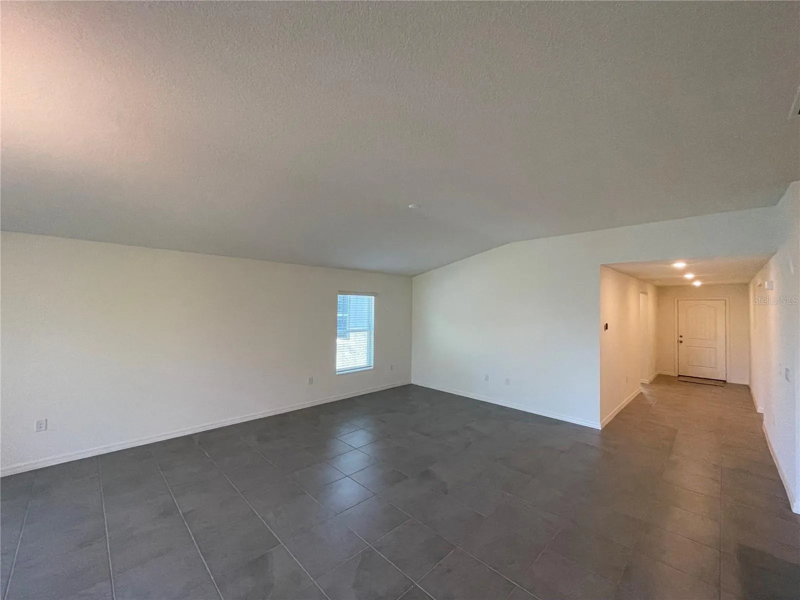 1226 AUGUSTUS DR