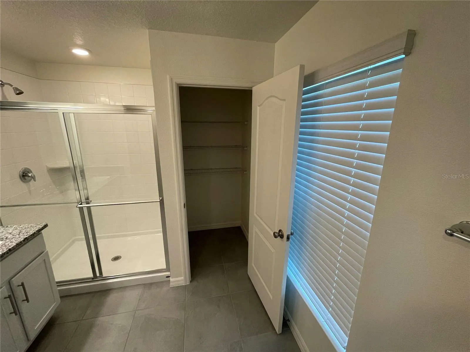 1226 AUGUSTUS DR