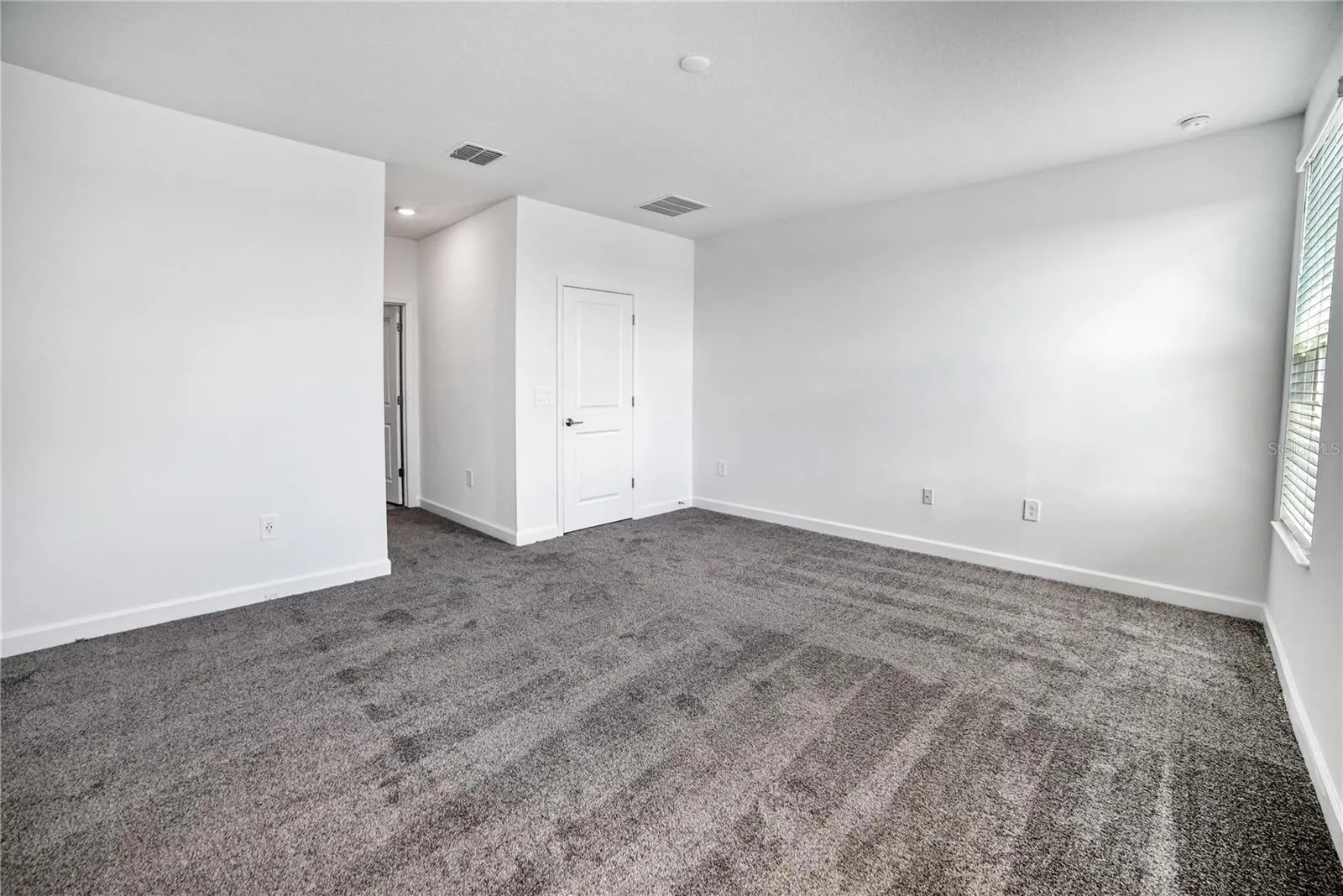 1141 KINGSBARN ST