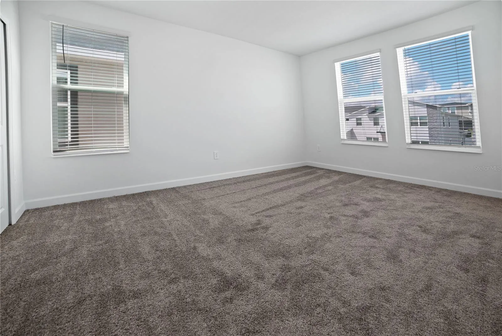 1141 KINGSBARN ST