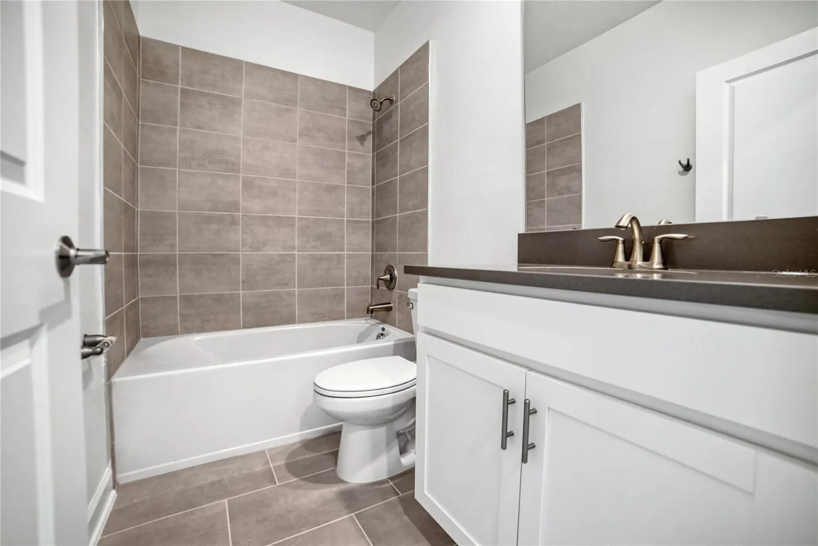 1141 KINGSBARN ST