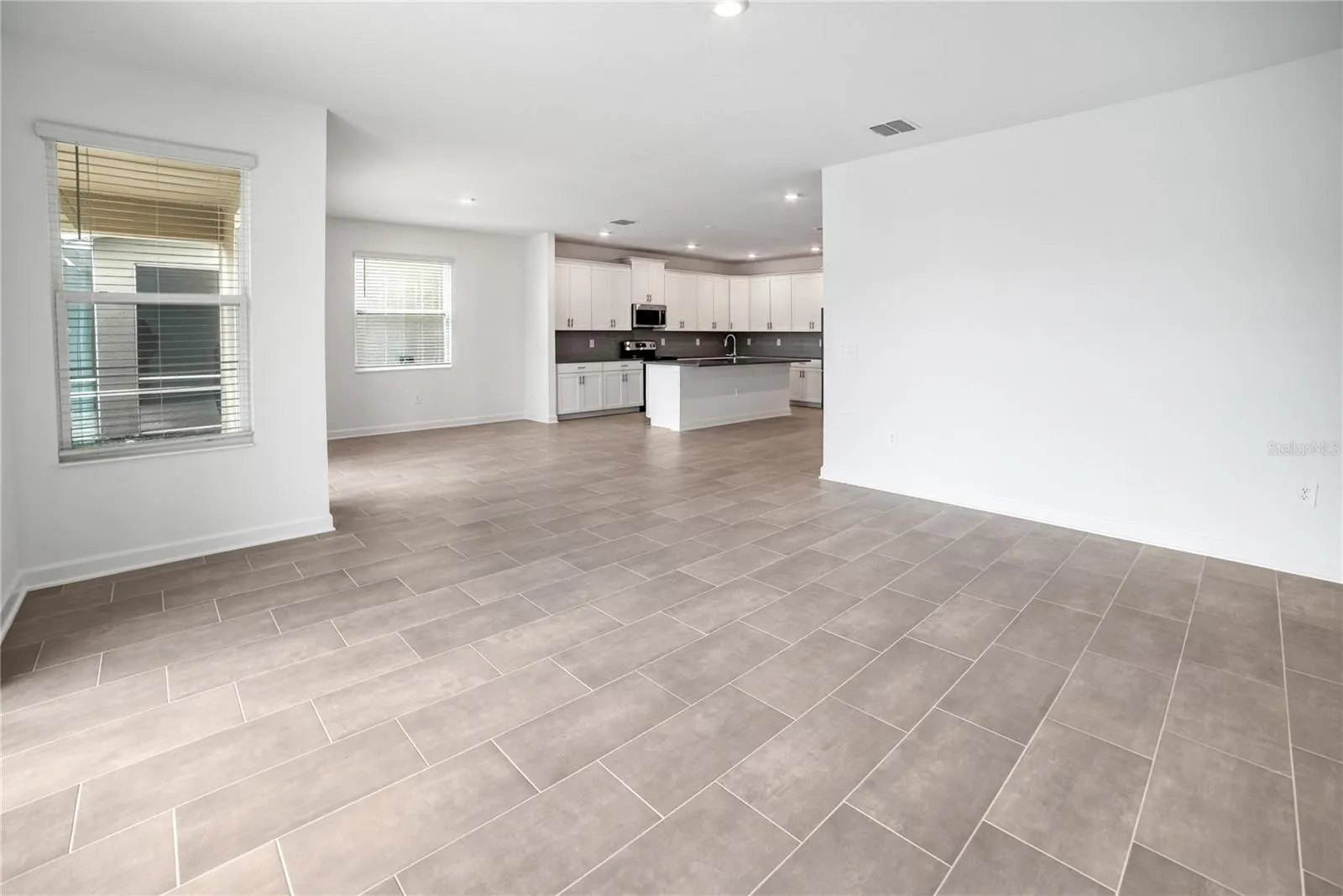 1141 KINGSBARN ST