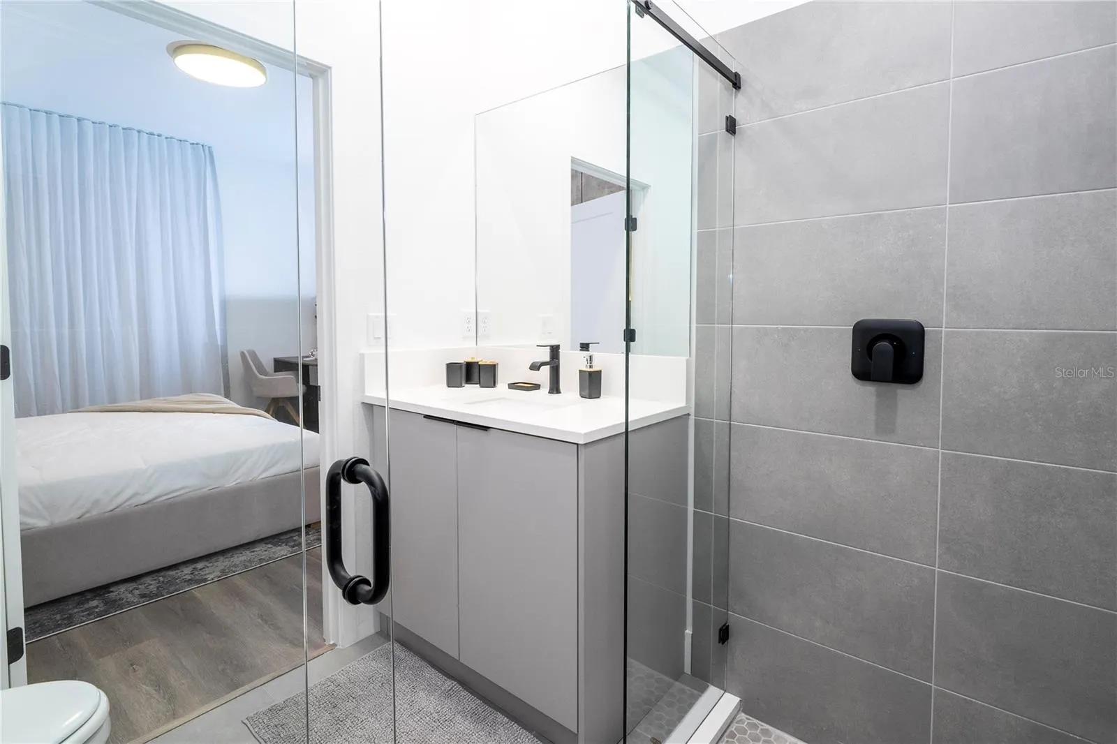 2575 SANTORINI DR