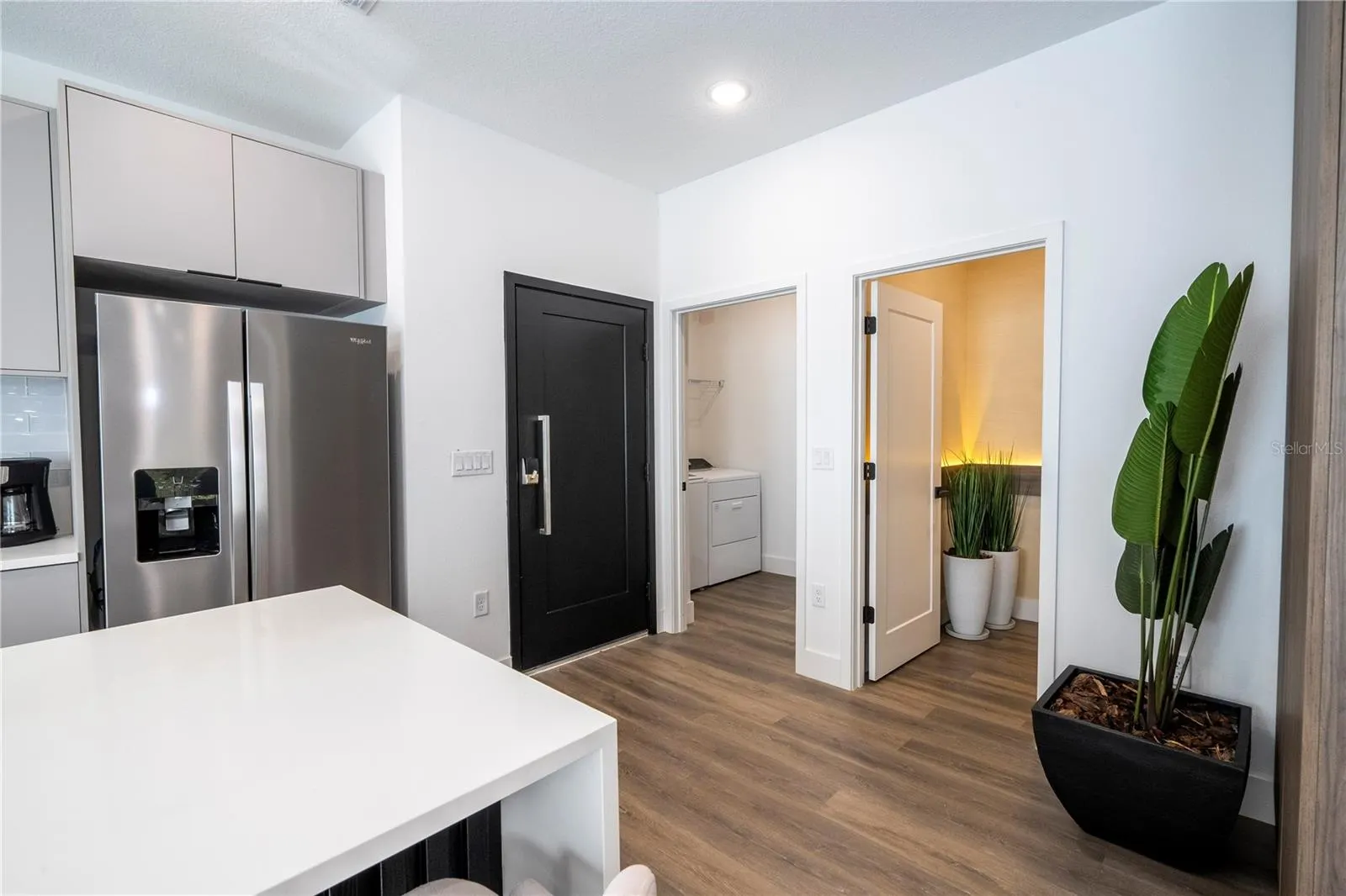 2575 SANTORINI DR