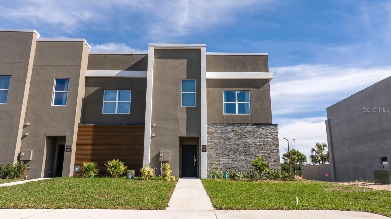 2575 SANTORINI DR