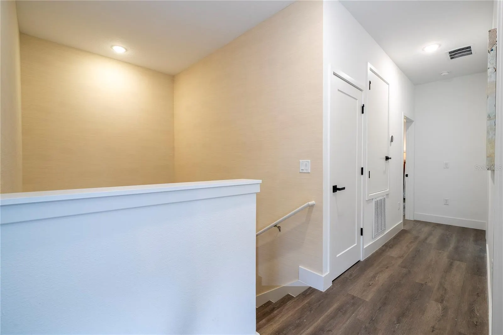 2575 SANTORINI DR