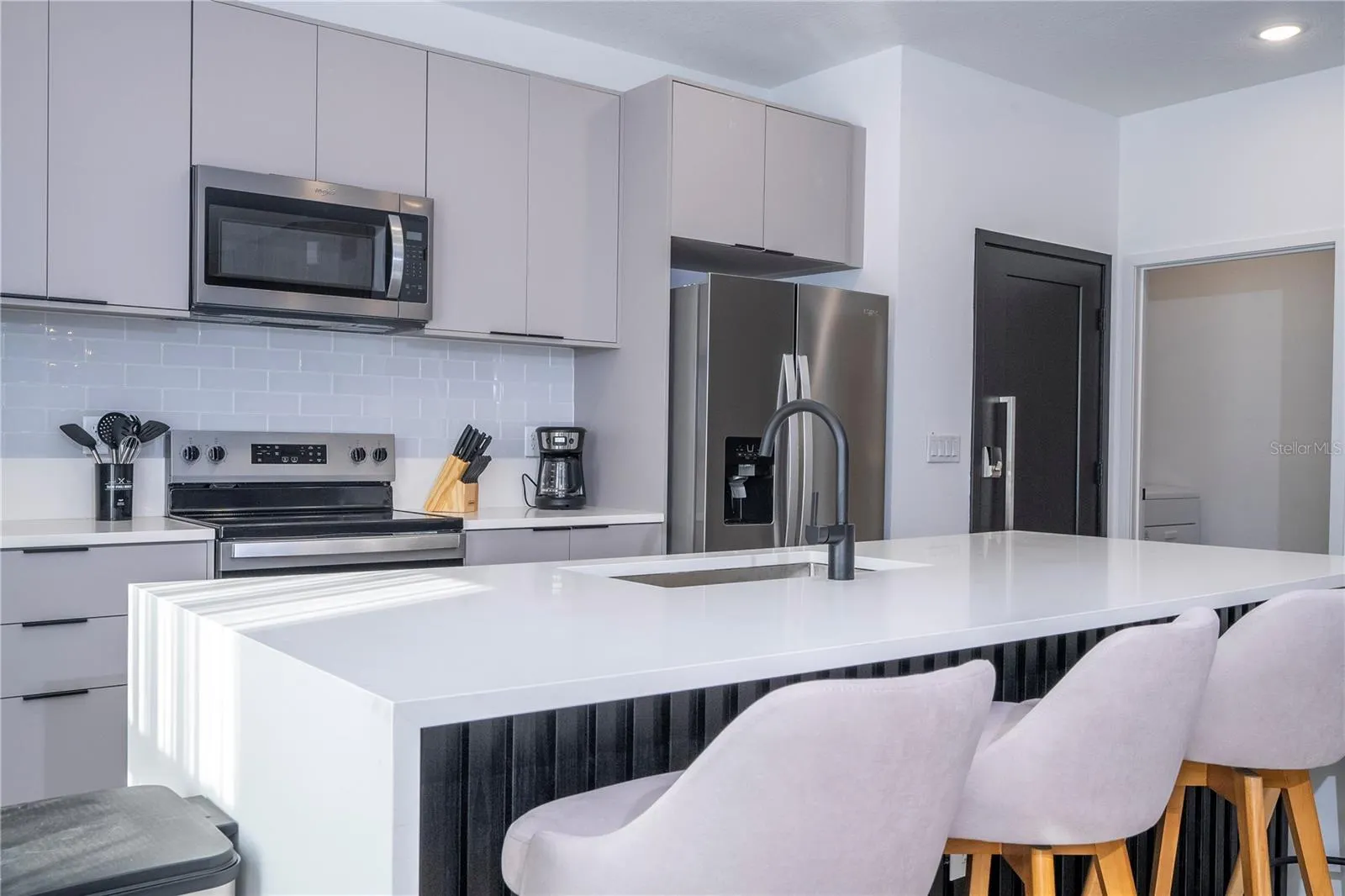 2575 SANTORINI DR