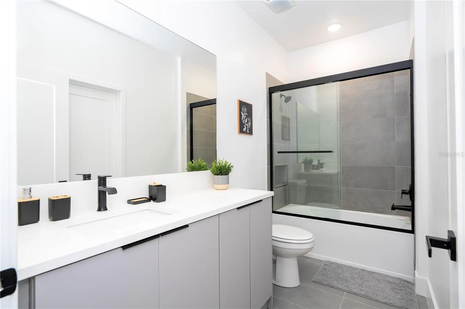 2575 SANTORINI DR