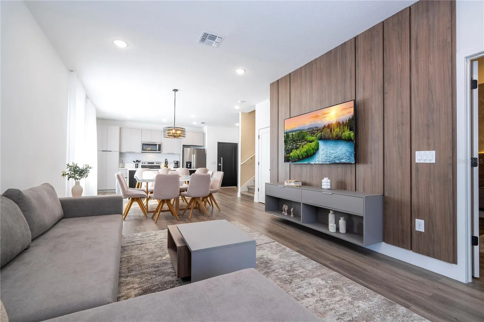 2575 SANTORINI DR