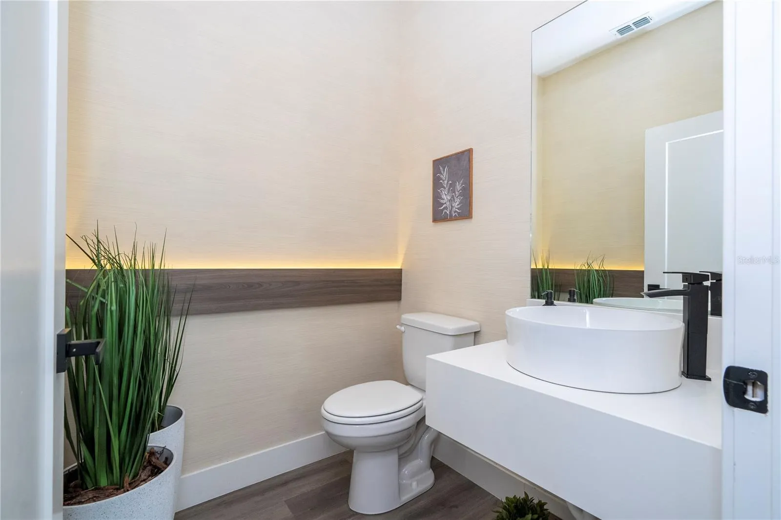 2575 SANTORINI DR