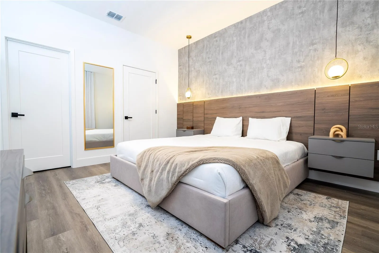 2575 SANTORINI DR