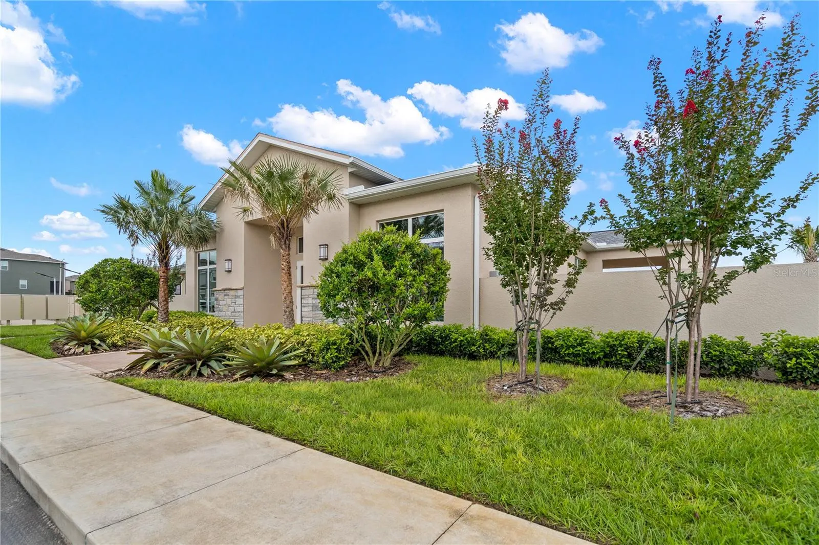 2827 MALOOF DR