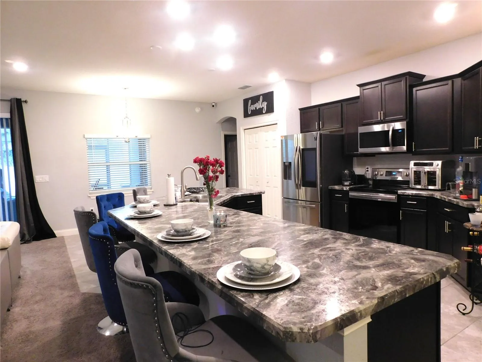 276 WALKERS POINT DR