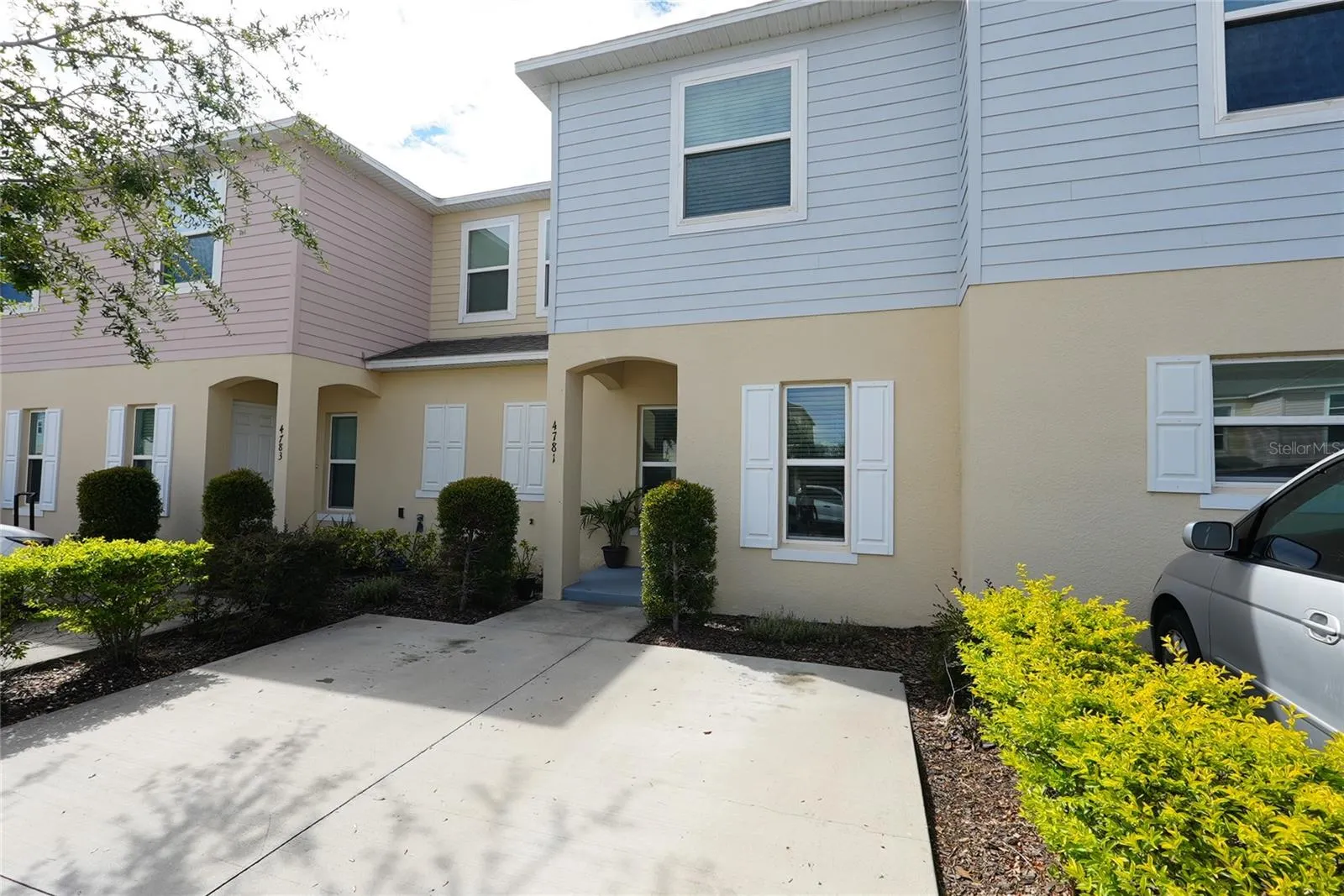4781 CORAL CASTLE DR