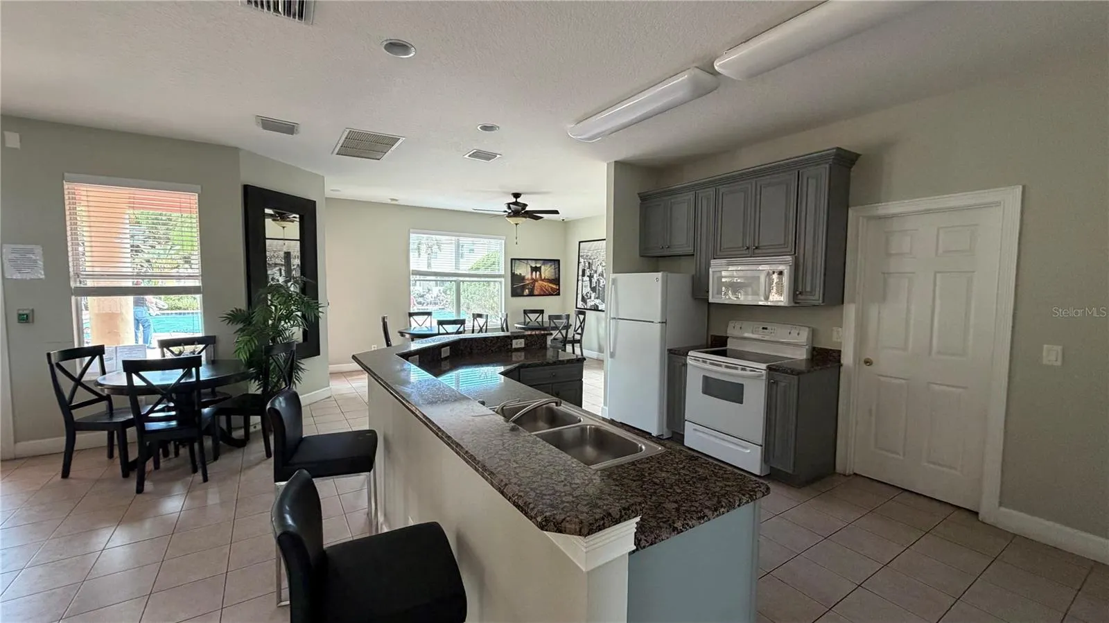 4781 CORAL CASTLE DR