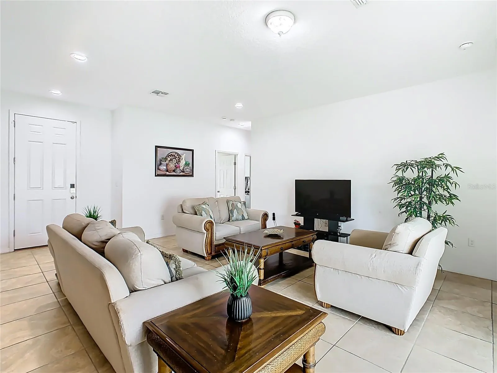 425 SPIKE CT