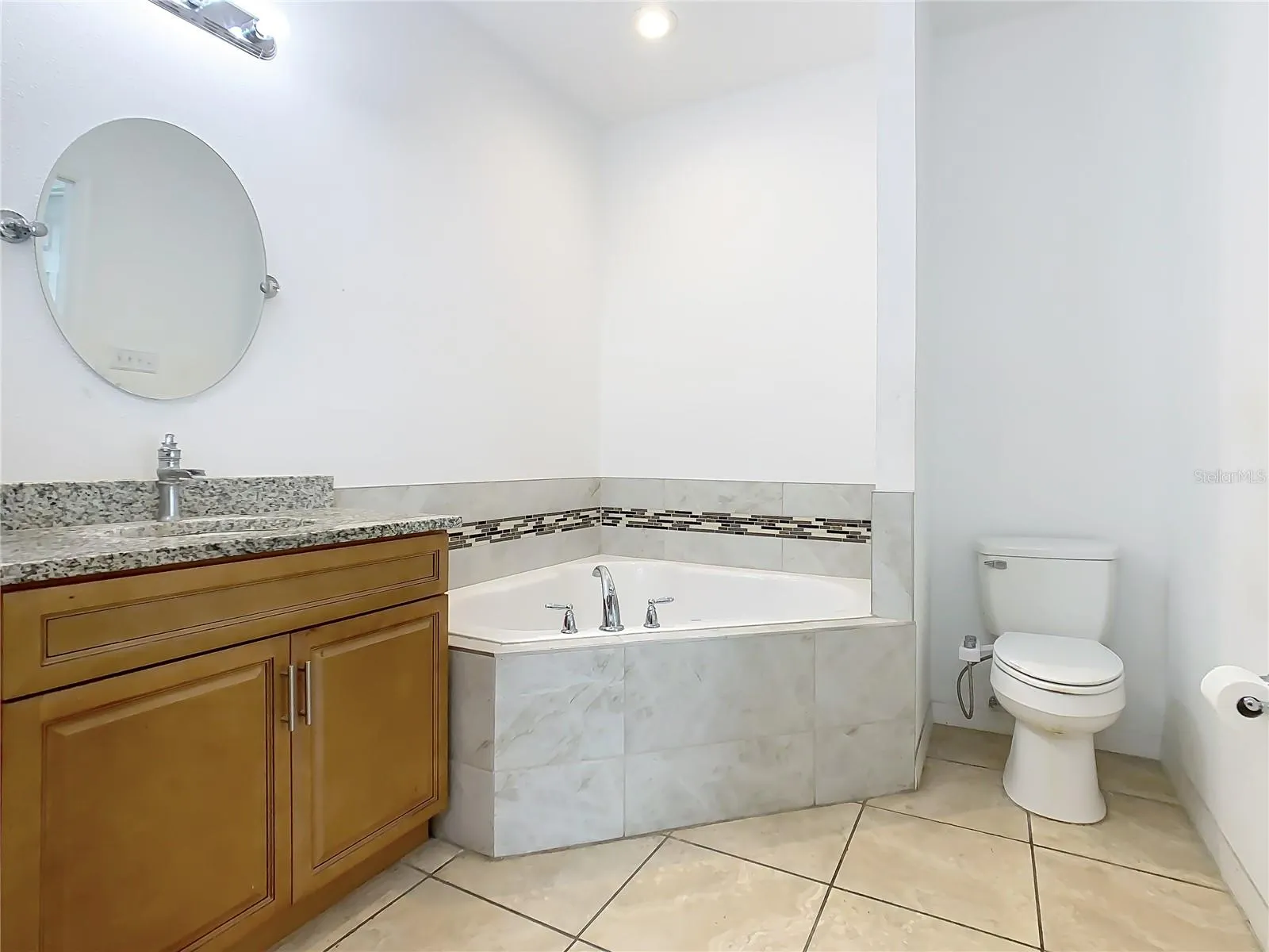 425 SPIKE CT