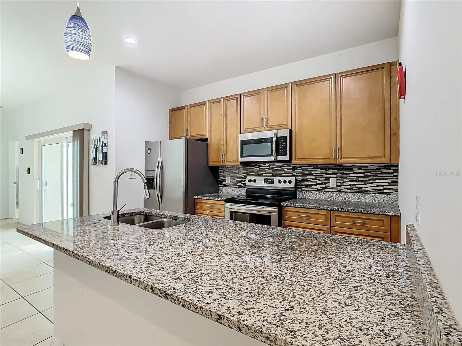 425 SPIKE CT
