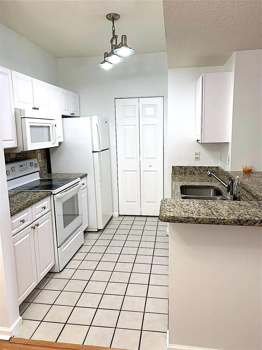 14214 FREDRICKSBURG DR #104, #104