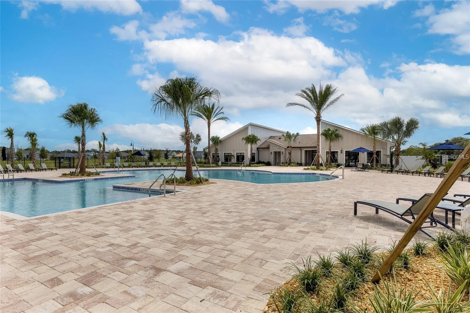 2306 AMORIE DR