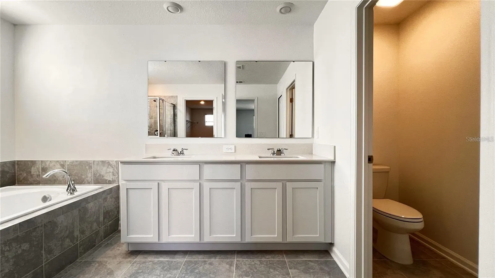 2306 AMORIE DR