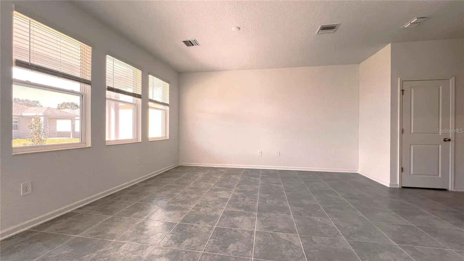 2306 AMORIE DR