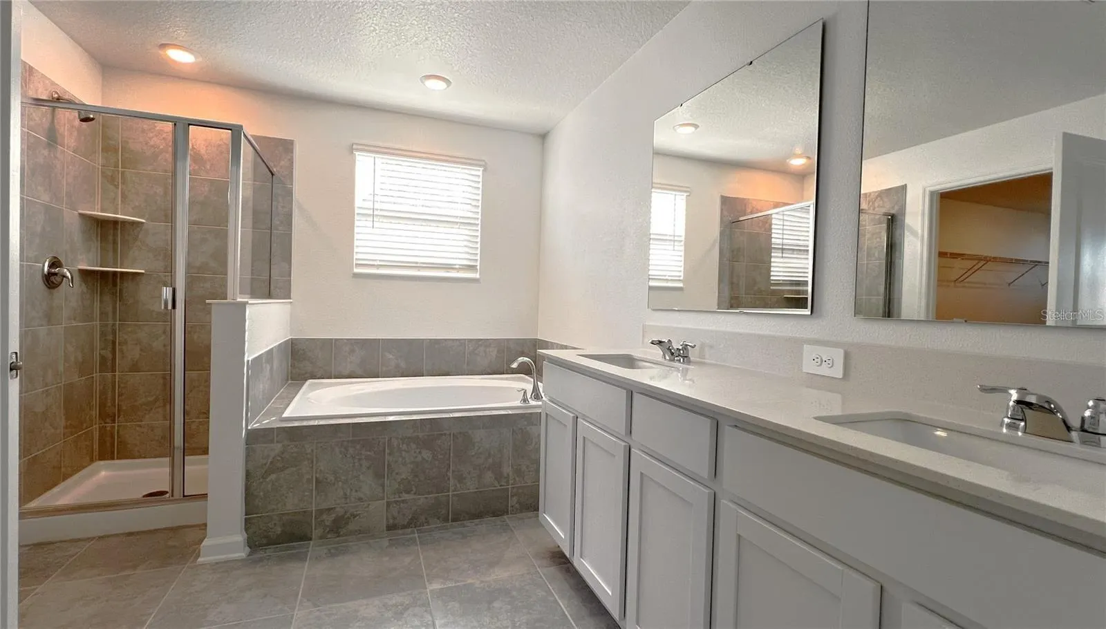 2306 AMORIE DR
